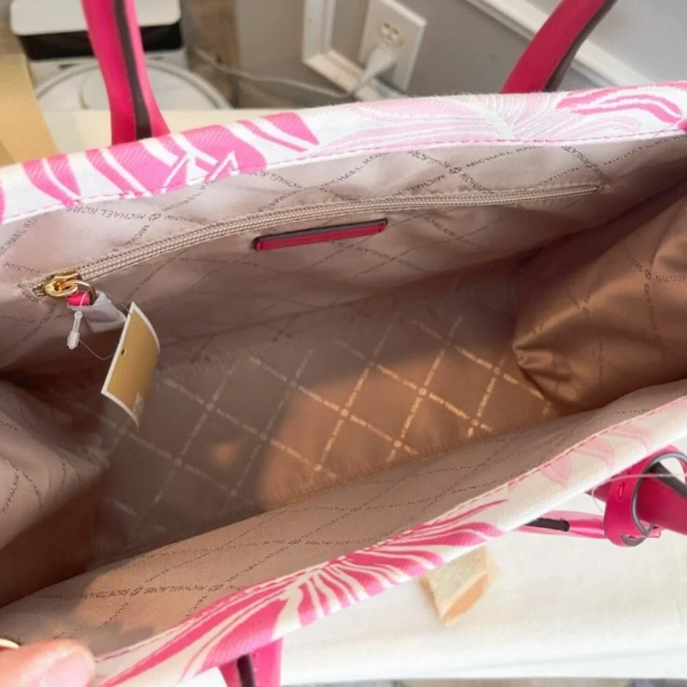 NWT Michael Kors Tote - Picture 3 of 9